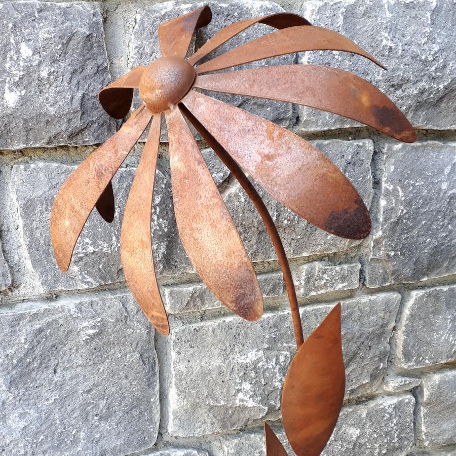 Fleur rudbeckia à piquer en fer rouillé