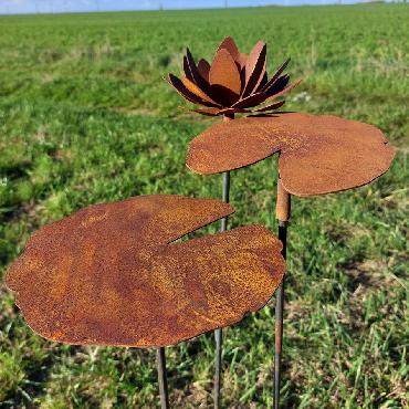 Fleur et feuilles de nénuphar 3D à piquer en fer rouillé