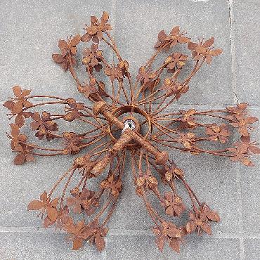 Eolienne grande double hélice papillons et fleurs D60xH185cm à piquer en fer rouillé