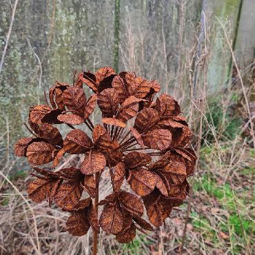 Fleur feuillée D30xH135 cm à piquer en fer rouillé